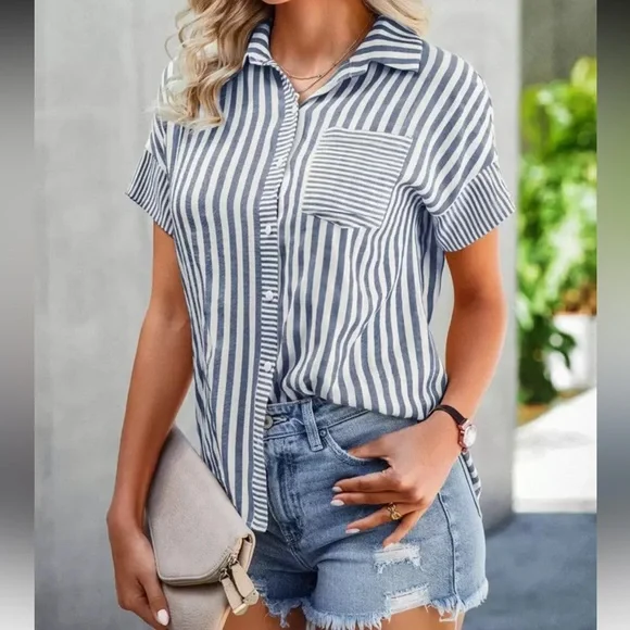 New Striped Blue short sleeve Top - Picture 3 of 4
